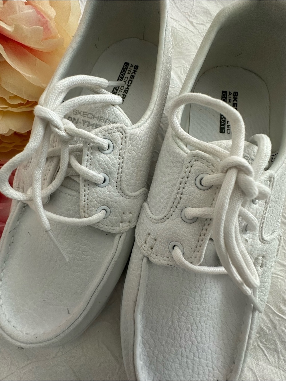Skechers Women Go-Lite Walk Air Cooler Goga White Loafers - Picture 3 of 6